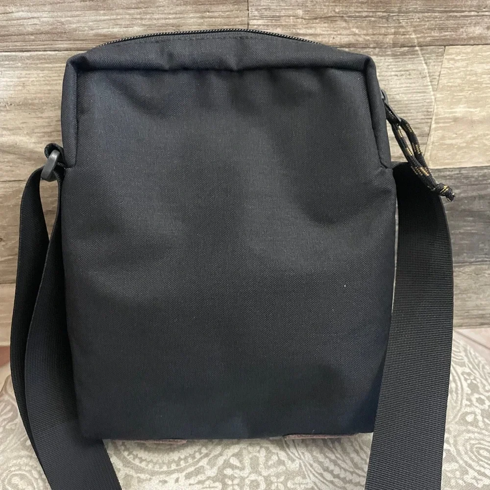 The North Face Bardu Crossbody Shoulder Bag Black Messenger Travel Pouch